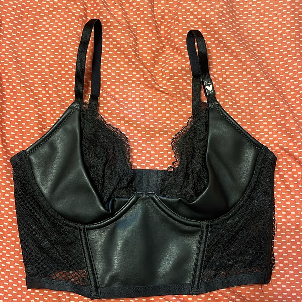 Victoria’s Secret Black Bra